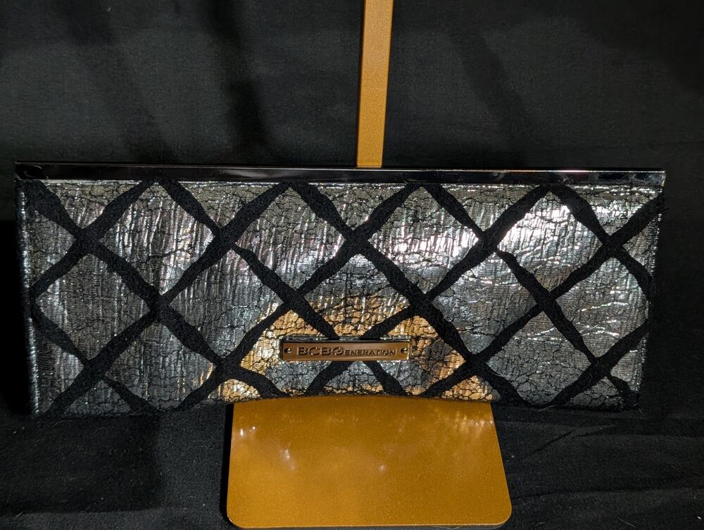 BCBGeneration Y2K Silver Crackle Metallic Envelope Clutch Chain Crossbody Purse